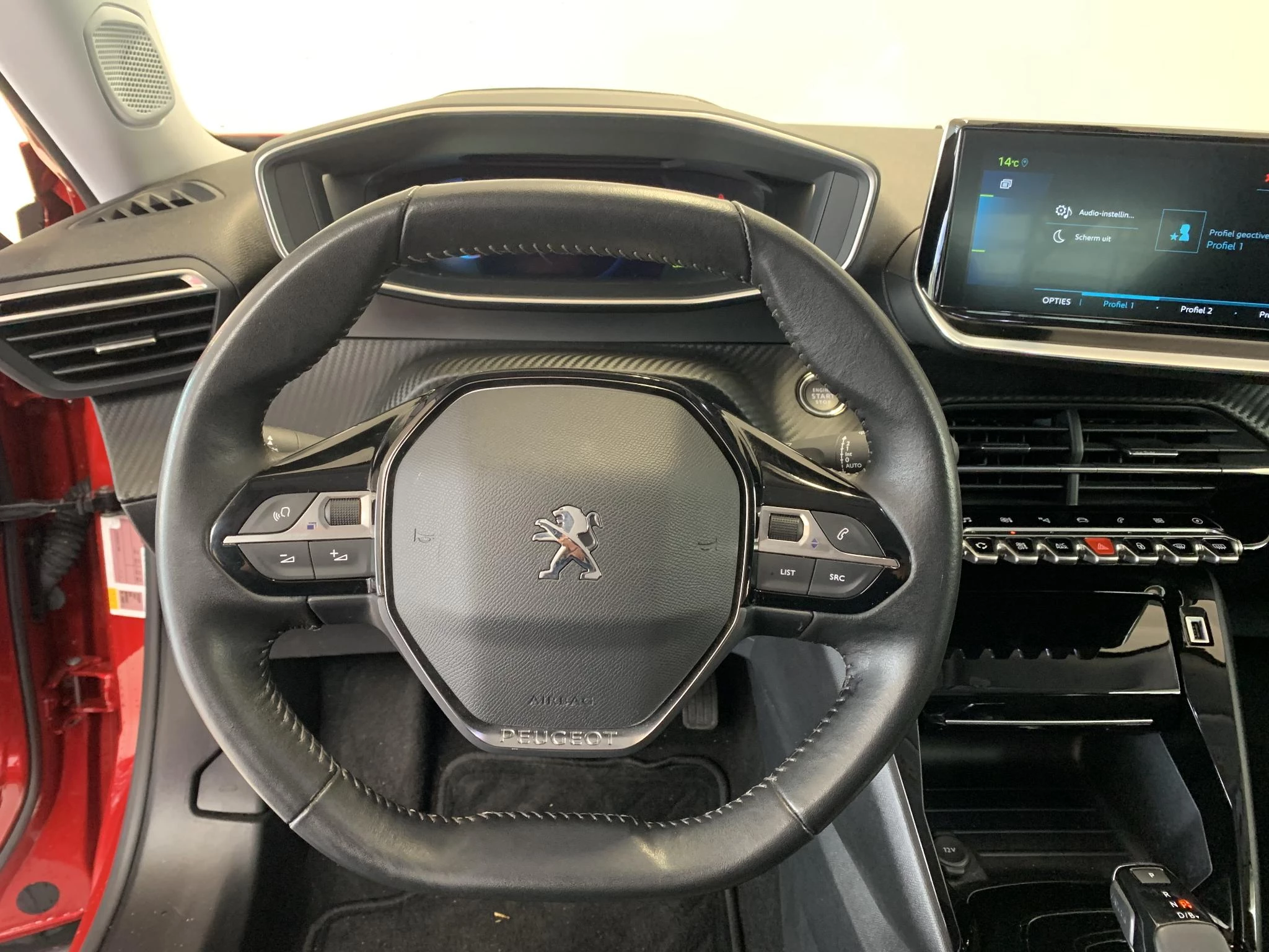 Hoofdafbeelding Peugeot e-2008