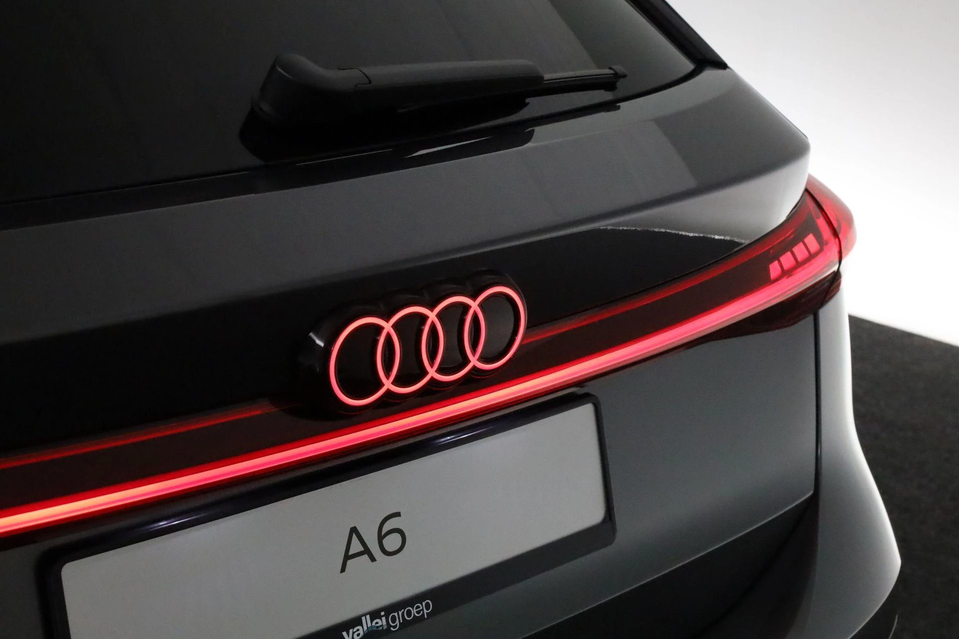 Hoofdafbeelding Audi A6 Avant e-tron