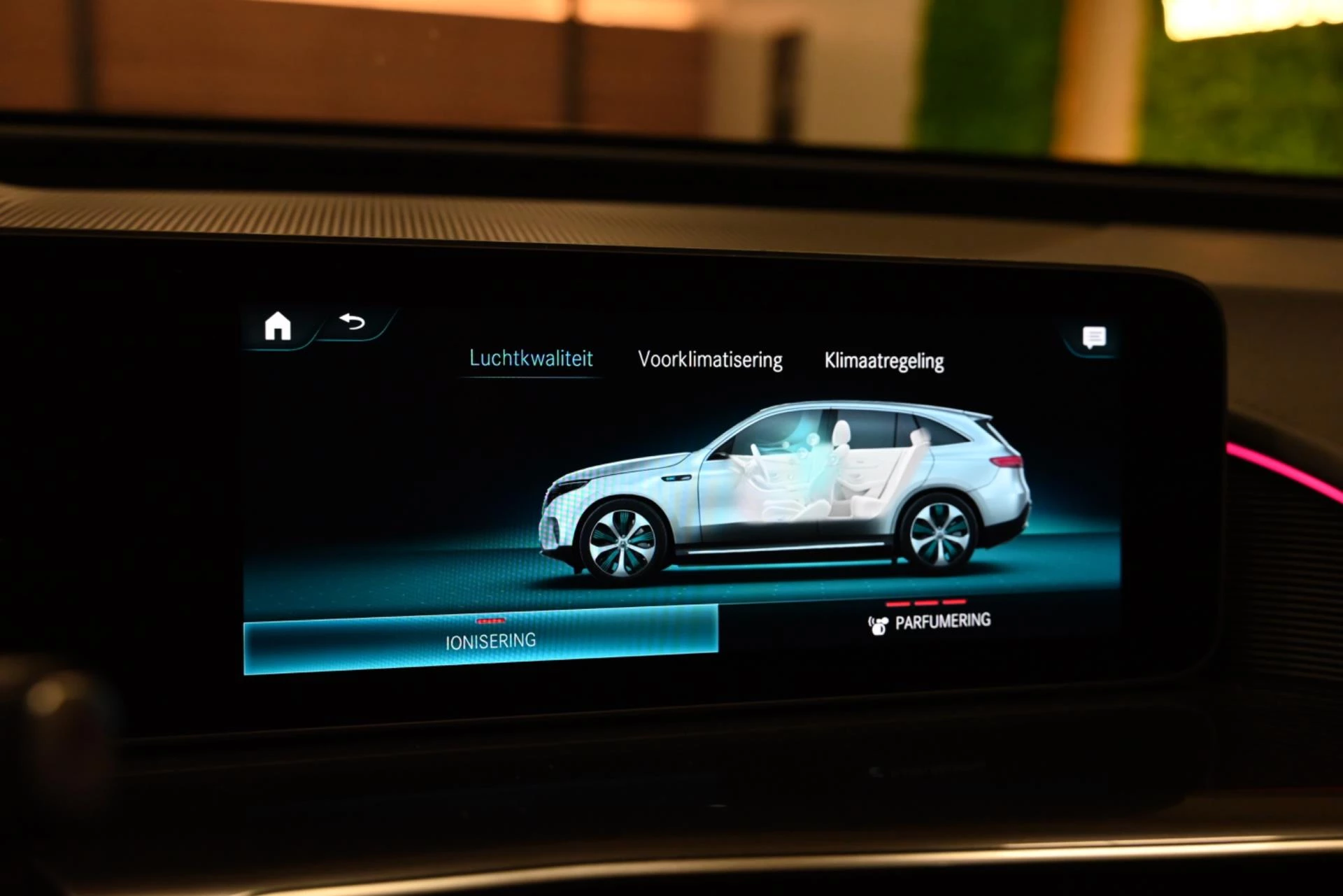 Hoofdafbeelding Mercedes-Benz EQC