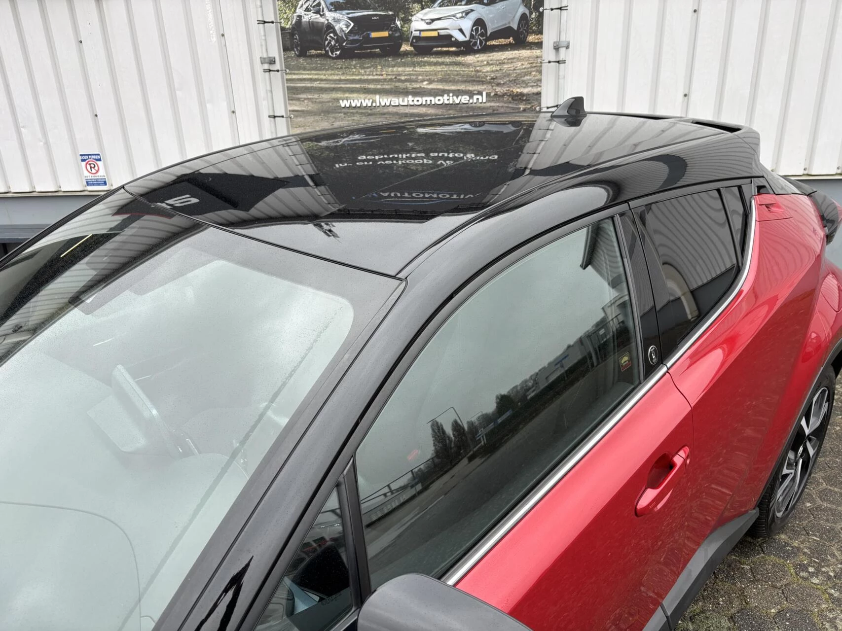 Hoofdafbeelding Toyota C-HR