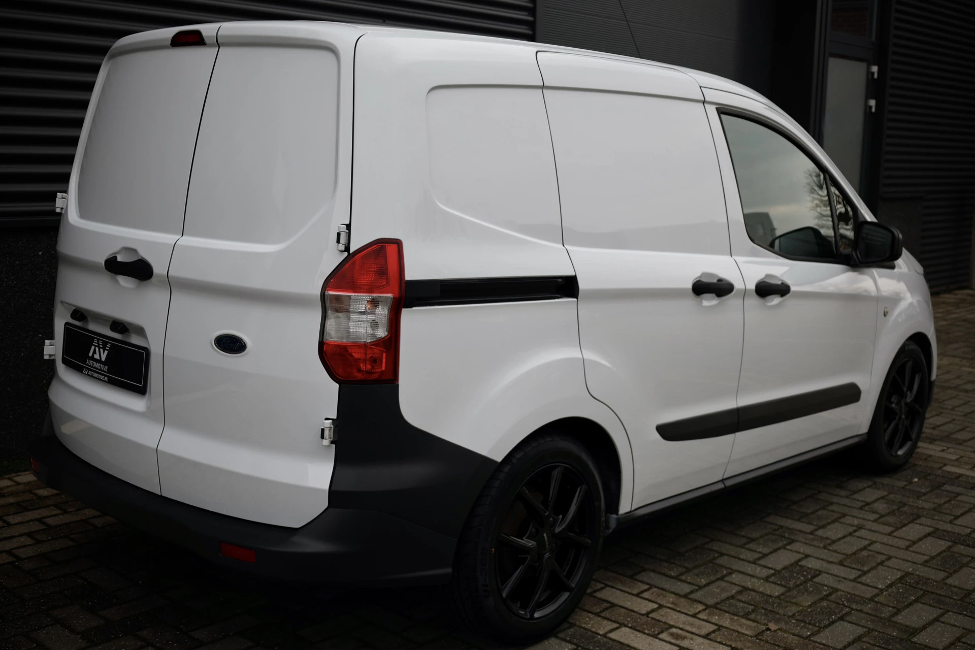 Hoofdafbeelding Ford Transit Courier