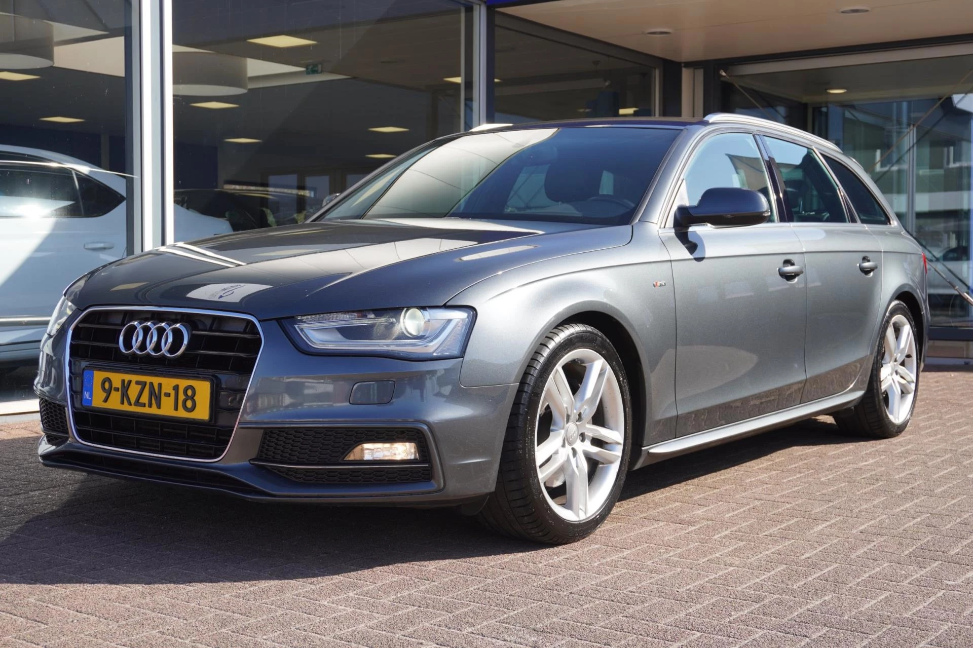 Hoofdafbeelding Audi A4