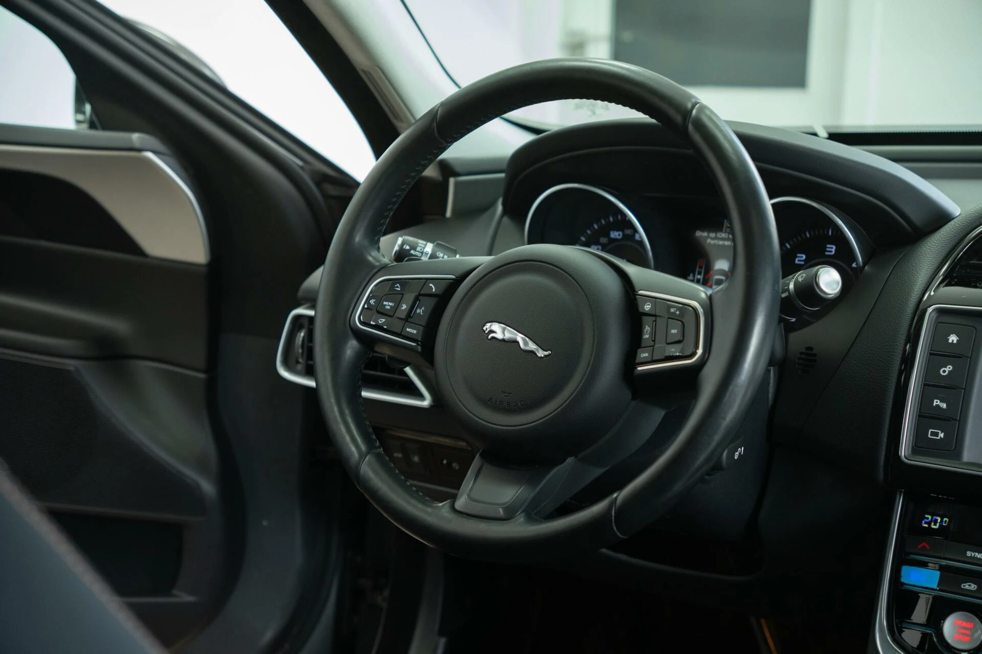Hoofdafbeelding Jaguar XE