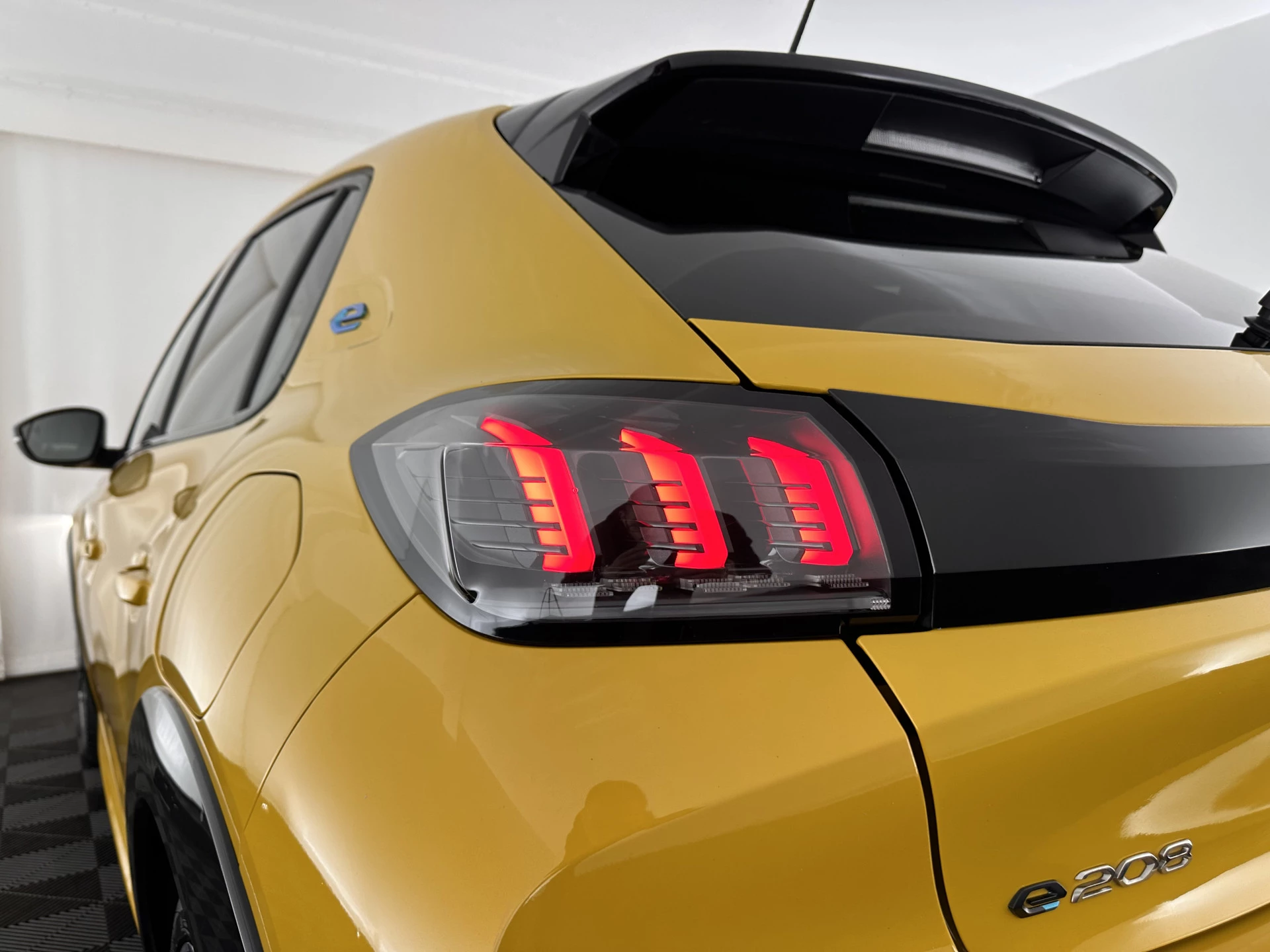 Hoofdafbeelding Peugeot e-208