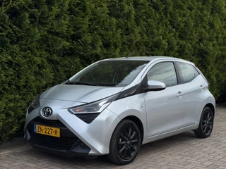 Hoofdafbeelding Toyota Aygo Toyota Aygo 1.0 VVT-i X-Play Camera CarPlay