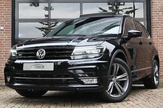 Hoofdafbeelding Volkswagen Tiguan Volkswagen Tiguan 2.0 TSI 4Motion 2x R-LINE Virtual Trekhaak Pano LED '16