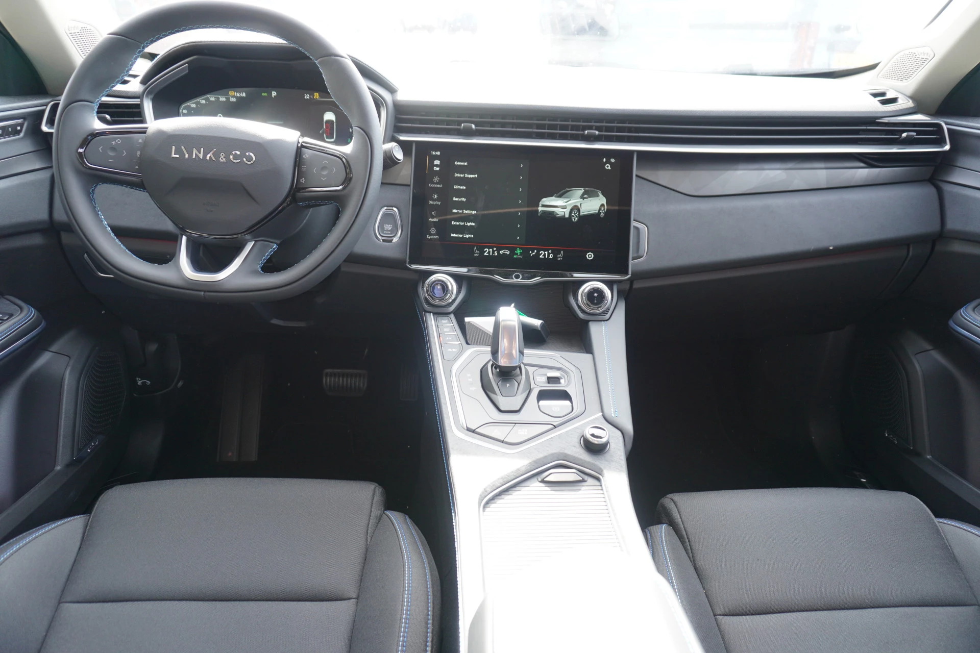 Hoofdafbeelding Lynk & Co 01