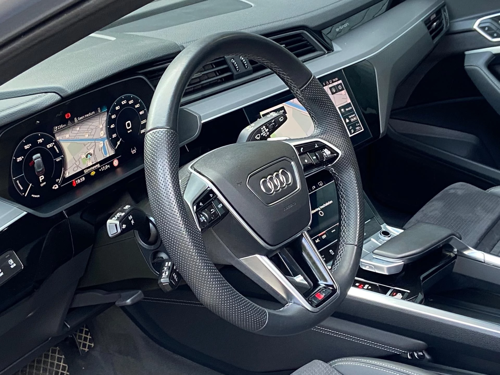 Hoofdafbeelding Audi e-tron