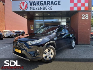 Hoofdafbeelding Toyota RAV4 Toyota RAV4 2.5 Hybrid Business Plus // TREKHAAK // ADAPT. CRUISE // ELEK. ACHTERKLEP + STOEL // LEDER // STUUR+STOELVERWARMING // CAMERA //