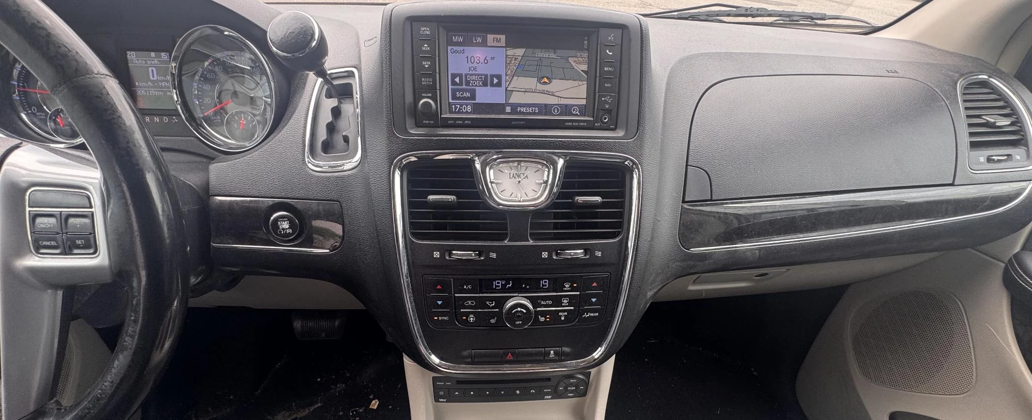 Hoofdafbeelding Lancia Voyager
