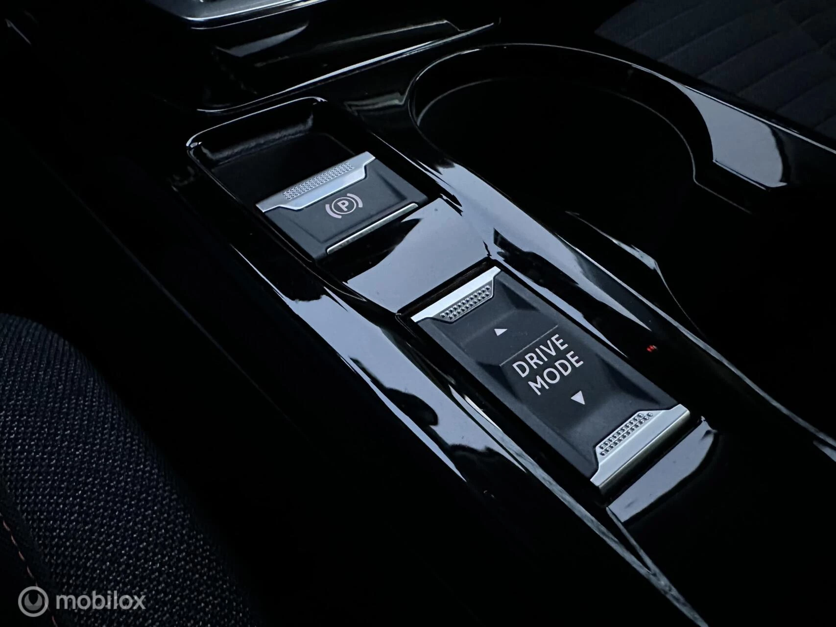 Hoofdafbeelding Peugeot e-2008