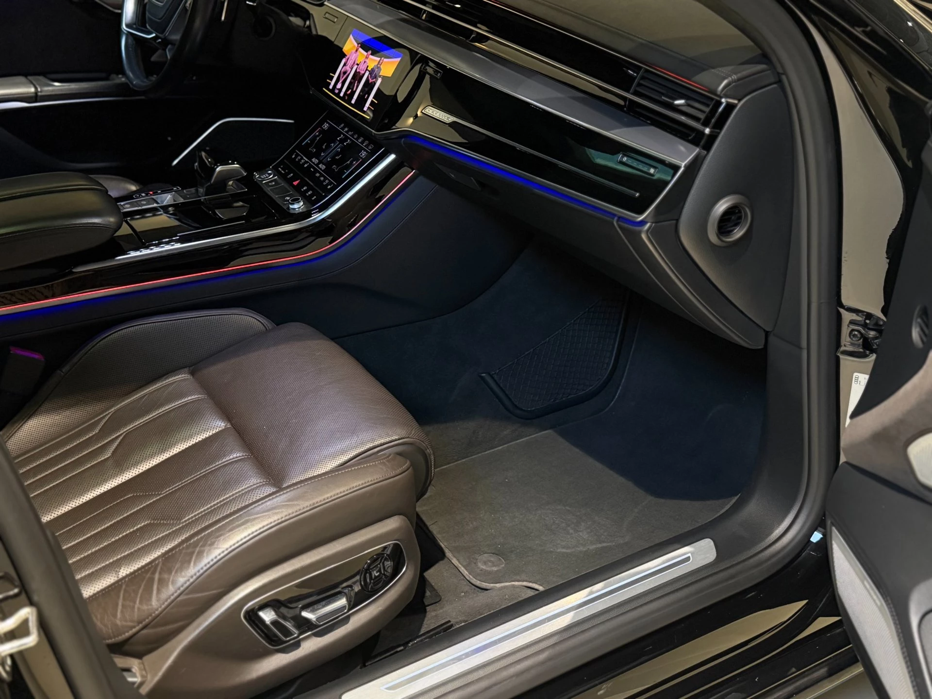 Hoofdafbeelding Audi A8