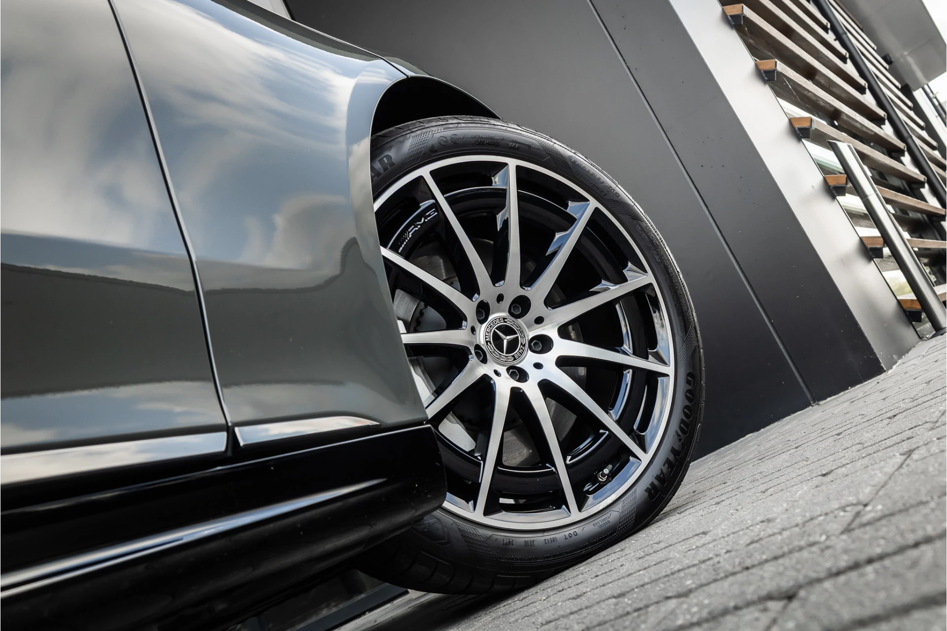 Hoofdafbeelding Mercedes-Benz EQS