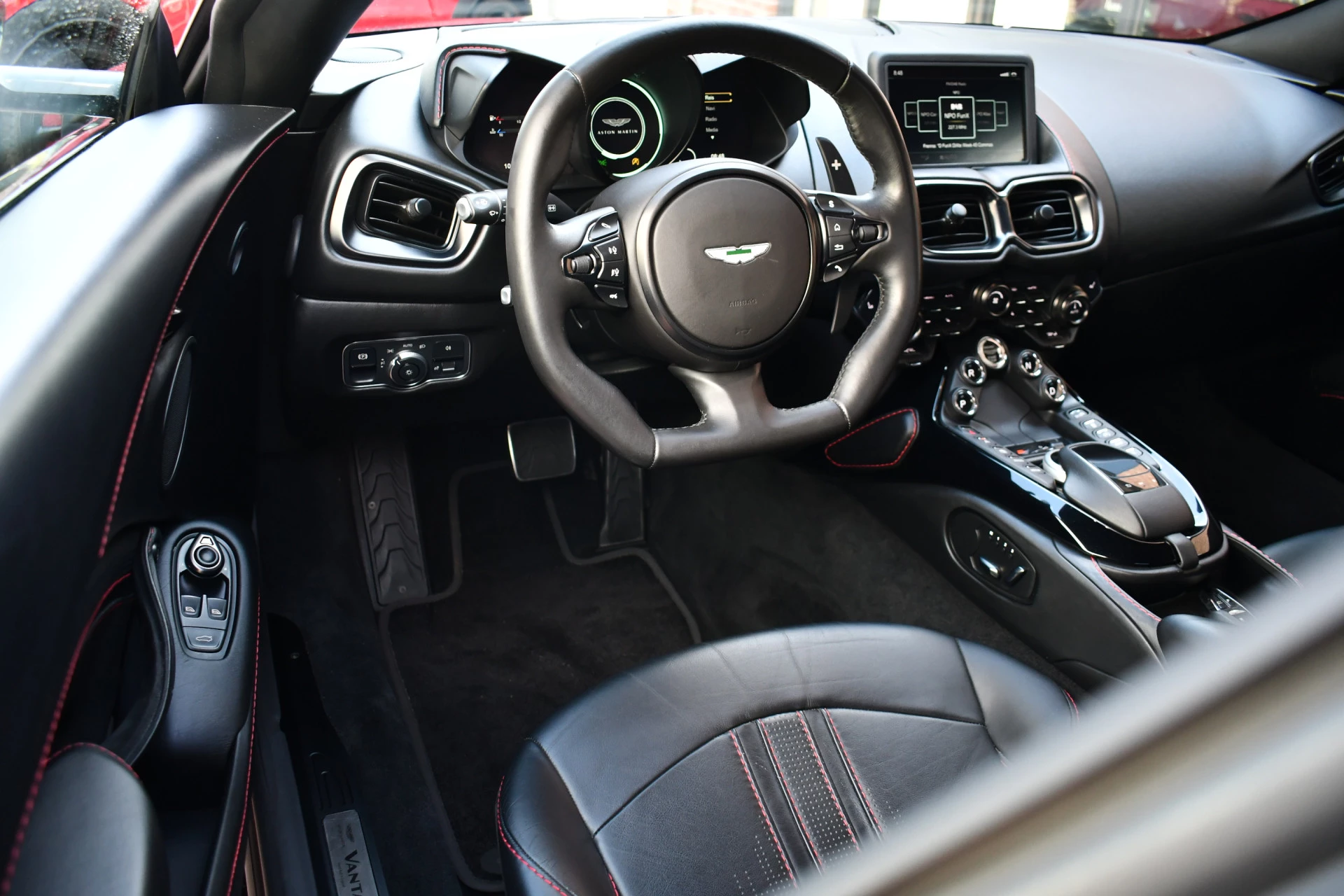 Hoofdafbeelding Aston Martin V8 Vantage