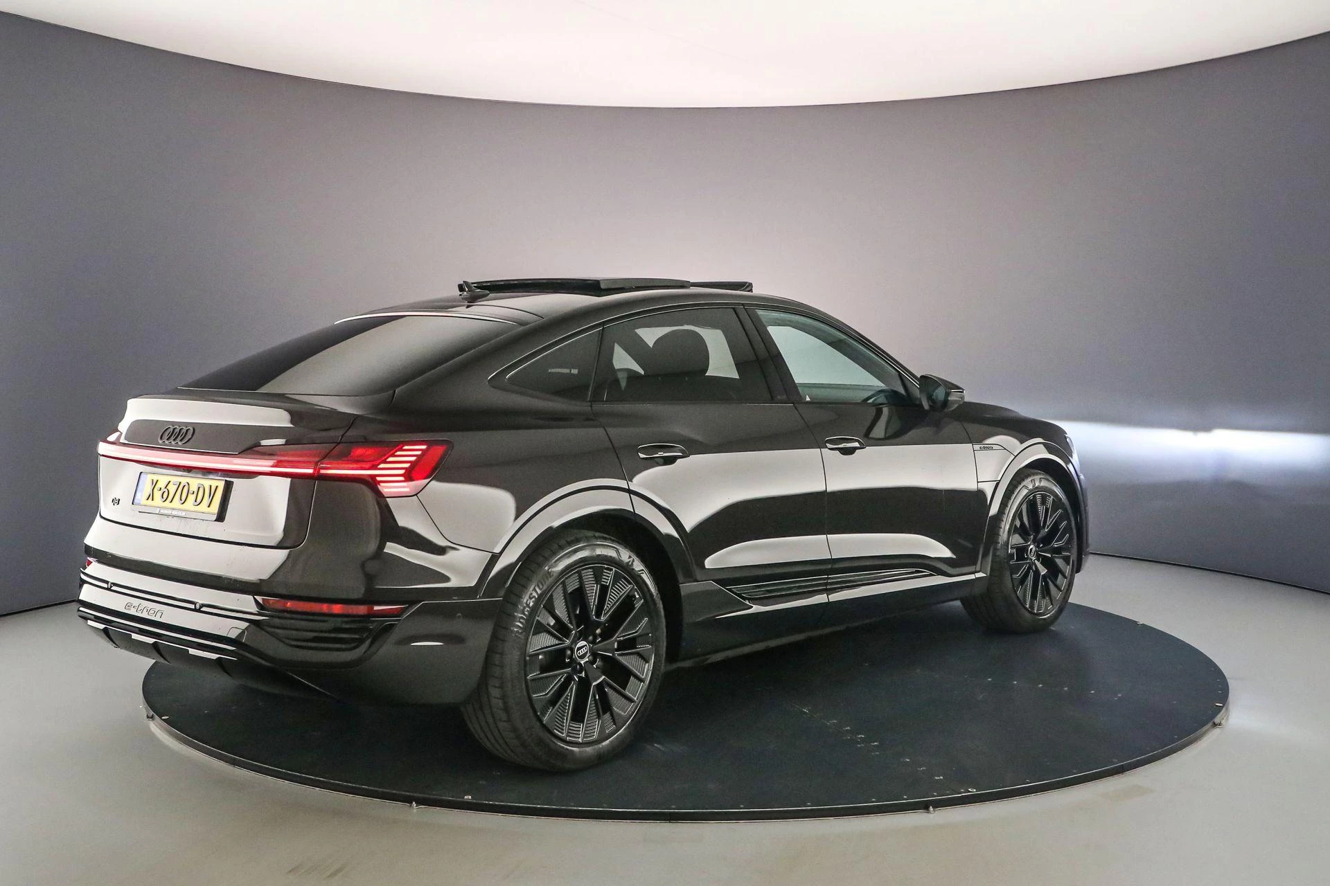 Hoofdafbeelding Audi Q8 e-tron