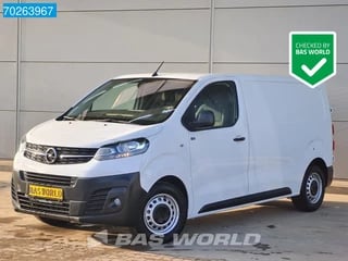 Hoofdafbeelding Opel Vivaro Opel Vivaro 120PK L2H1 Navi Cruise Airco Camera Parkeersensoren L2 L2H1 5m3 Airco Cruise control