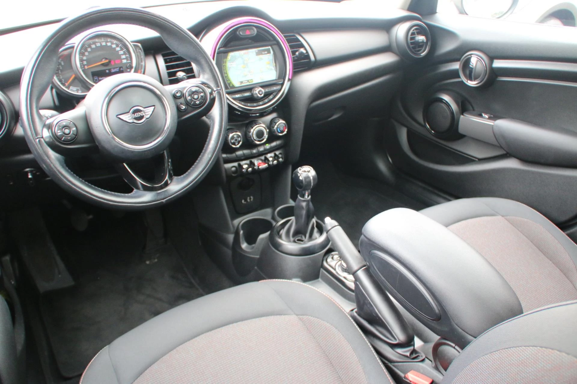 Hoofdafbeelding MINI One