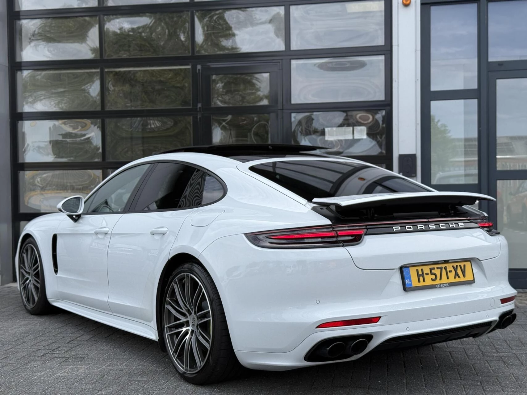 Hoofdafbeelding Porsche Panamera