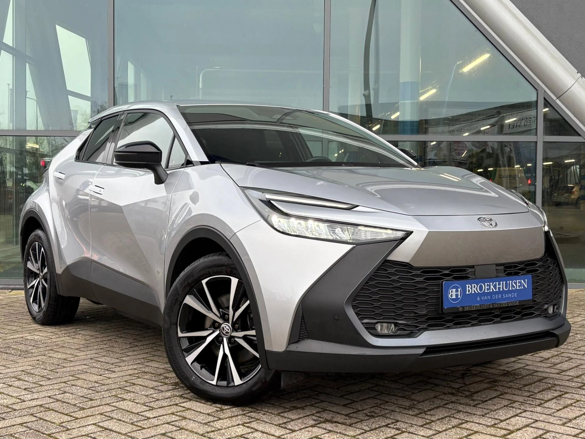 Hoofdafbeelding Toyota C-HR