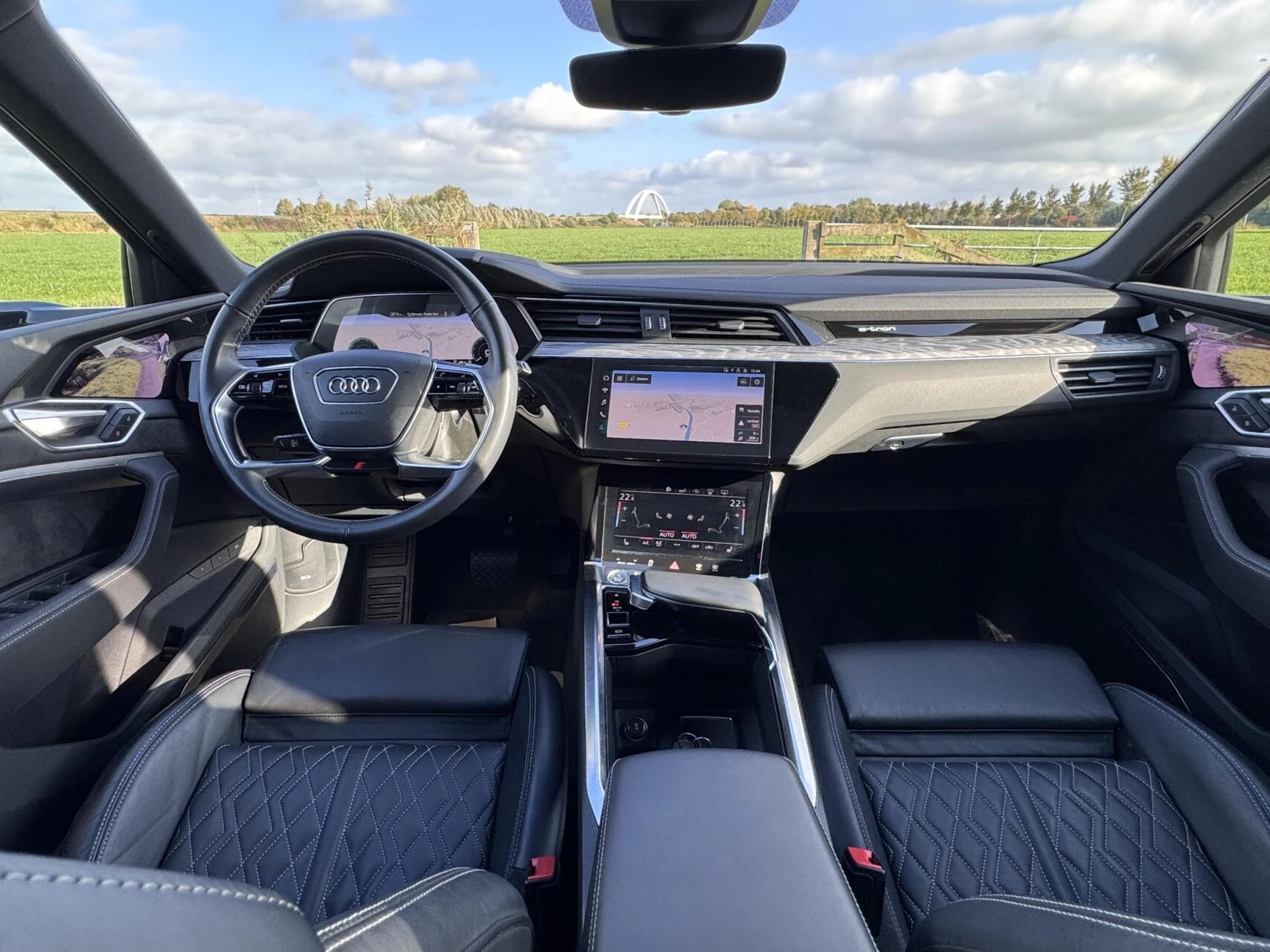 Hoofdafbeelding Audi e-tron