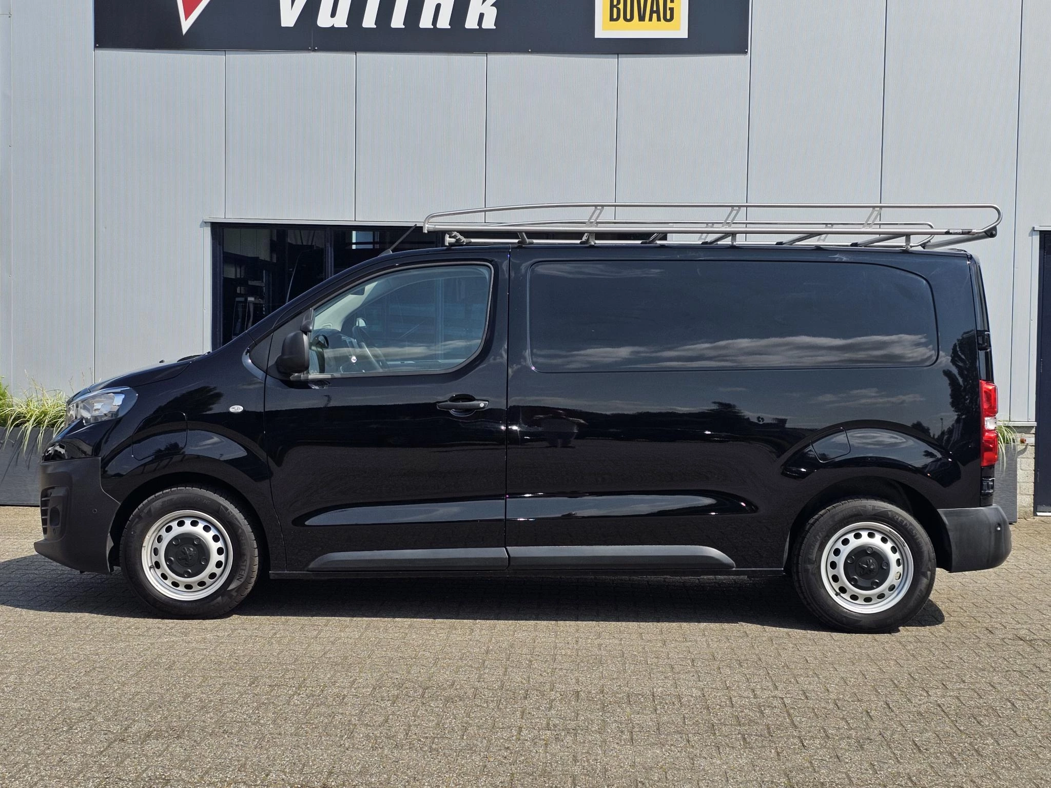 Hoofdafbeelding Peugeot e-Expert