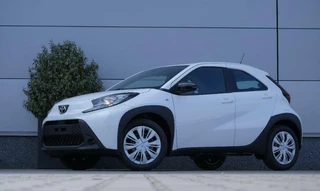 Toyota Aygo X 1.0 VVT-i MT Play - 10J Garantie- Carplay-Luxe
