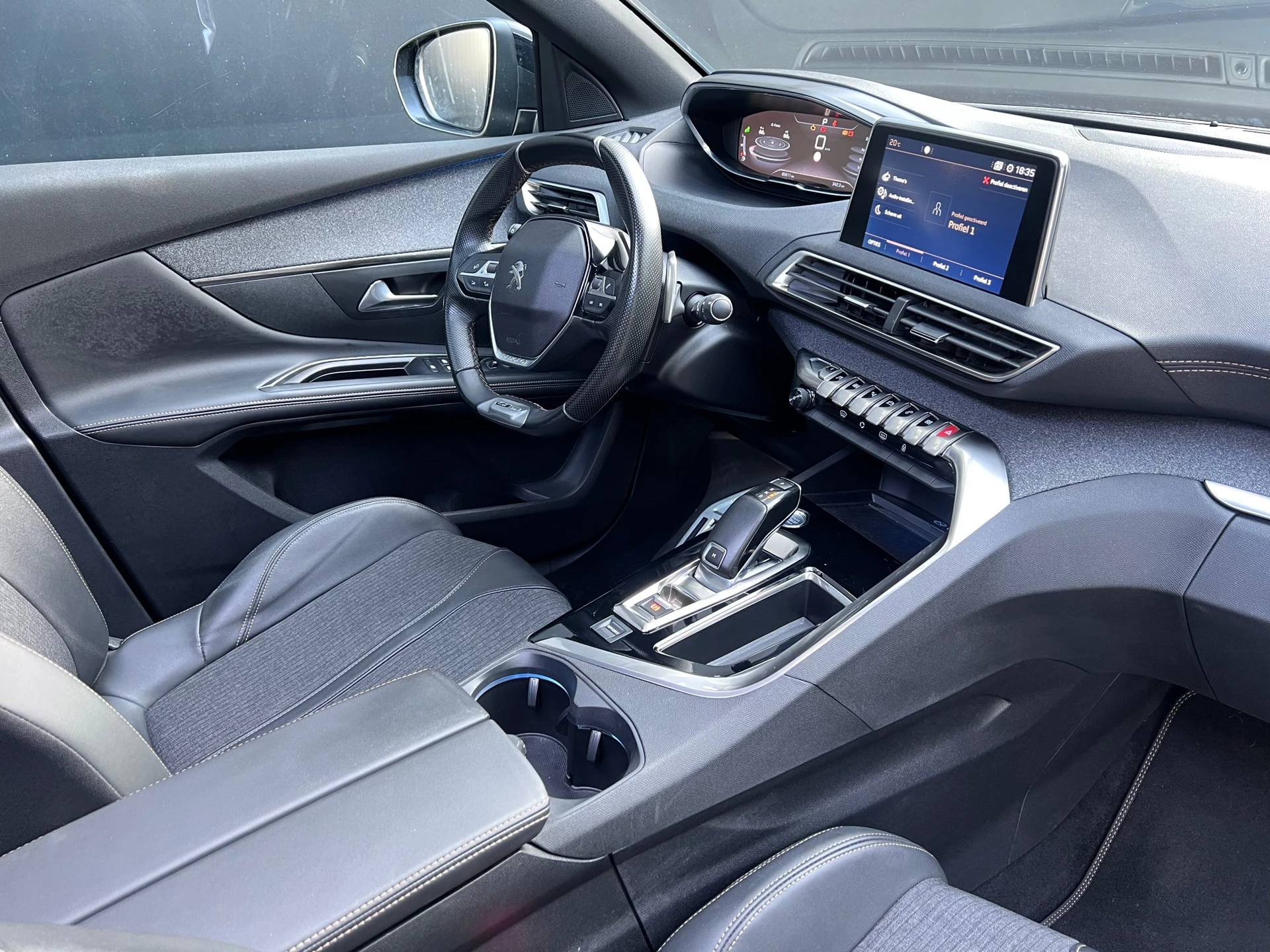 Hoofdafbeelding Peugeot 5008