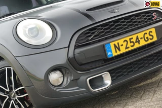 Hoofdafbeelding MINI Cooper S Mini Mini 2.0 Cooper S Chili Serious Business | Thunder Grey Metallic | Full-LED/Half-Leder/NAV/Stoelverwarming - Super sportief!