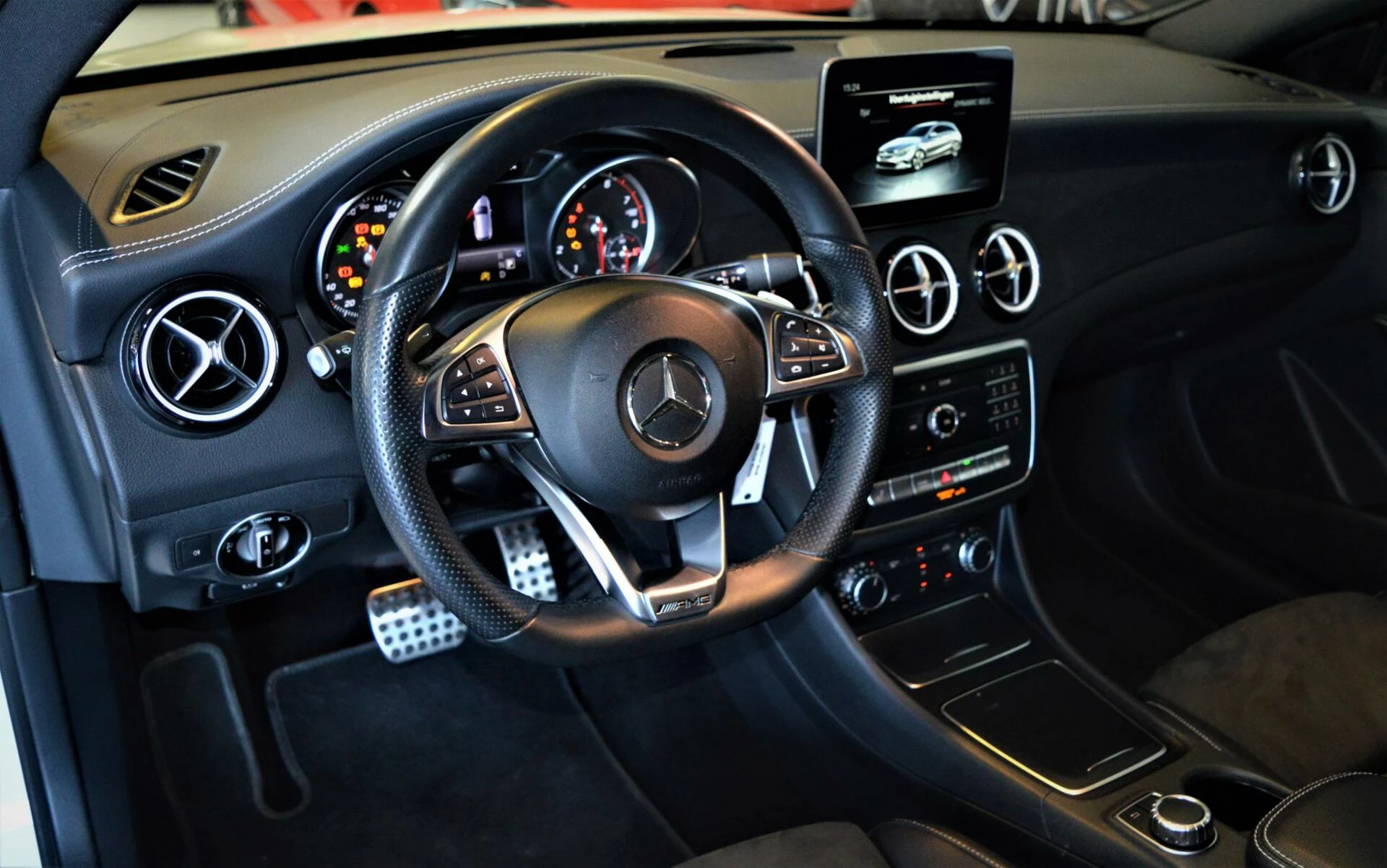 Hoofdafbeelding Mercedes-Benz CLA