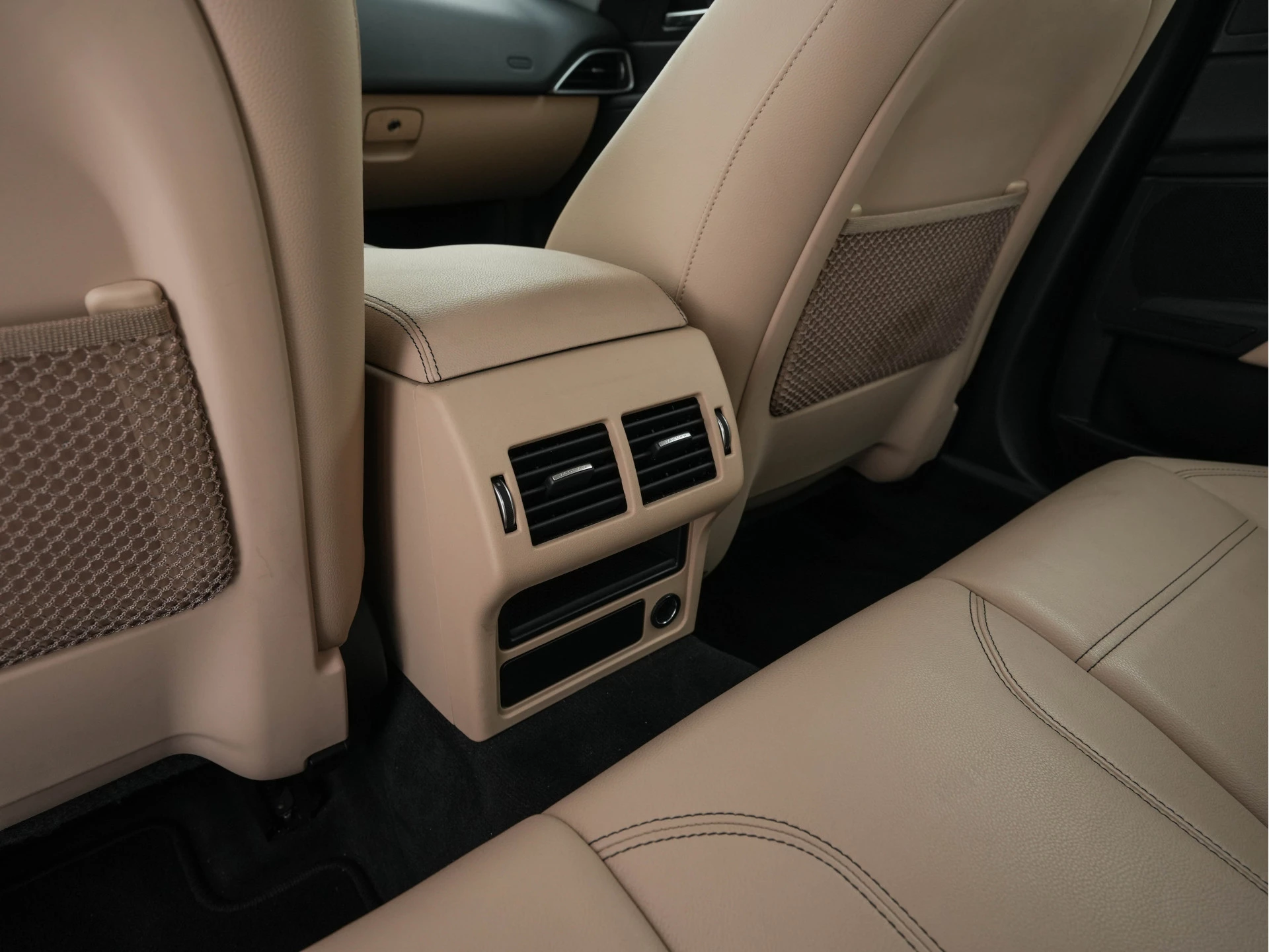 Hoofdafbeelding Jaguar XE