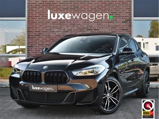 Hoofdafbeelding BMW X2 BMW X2 sDrive20i M-Sport Pano HUD Camera El-klep