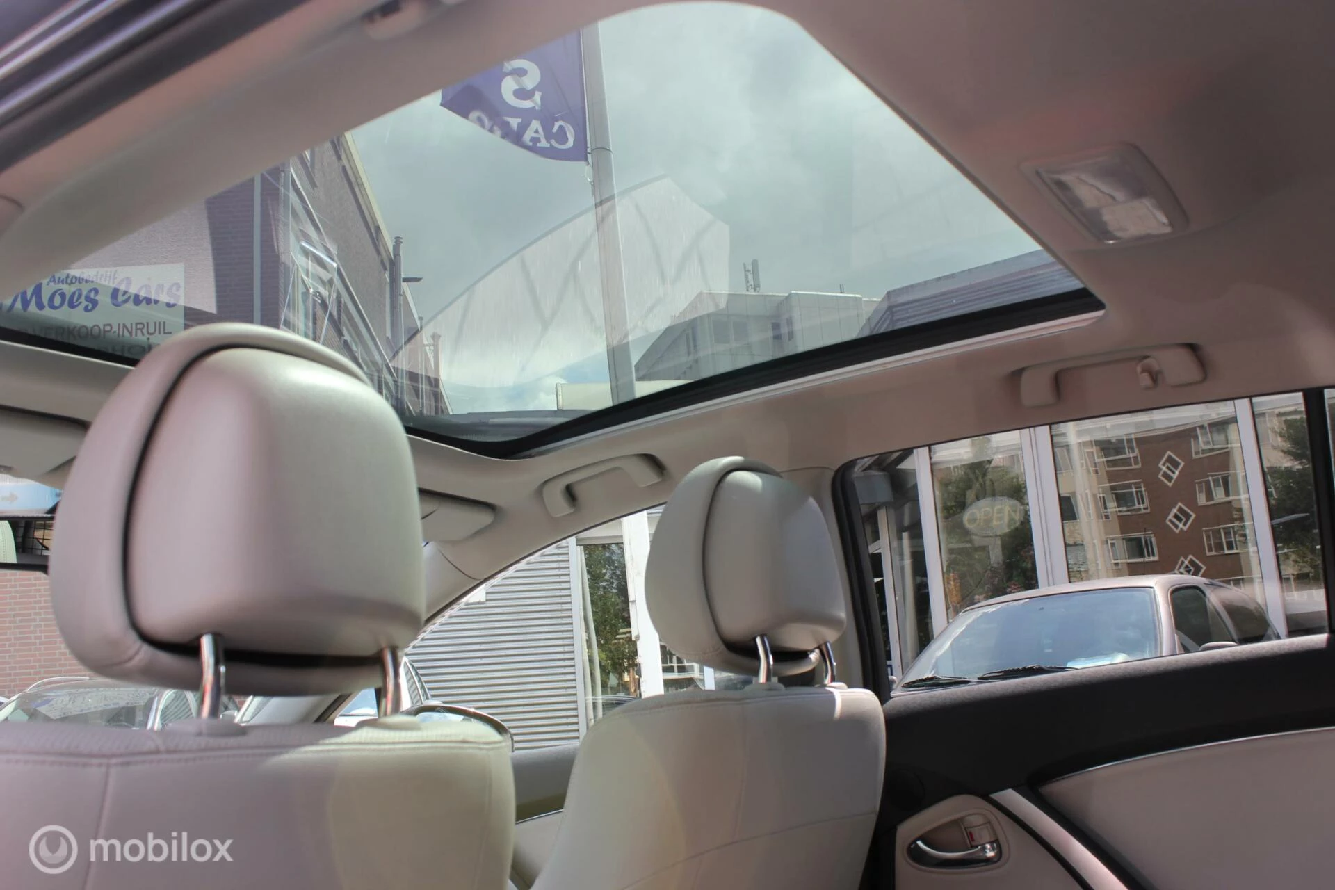 Hoofdafbeelding Toyota Avensis