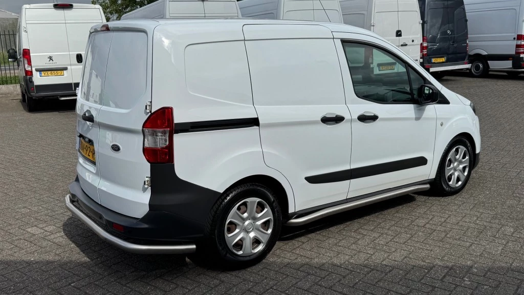 Hoofdafbeelding Ford Transit Courier
