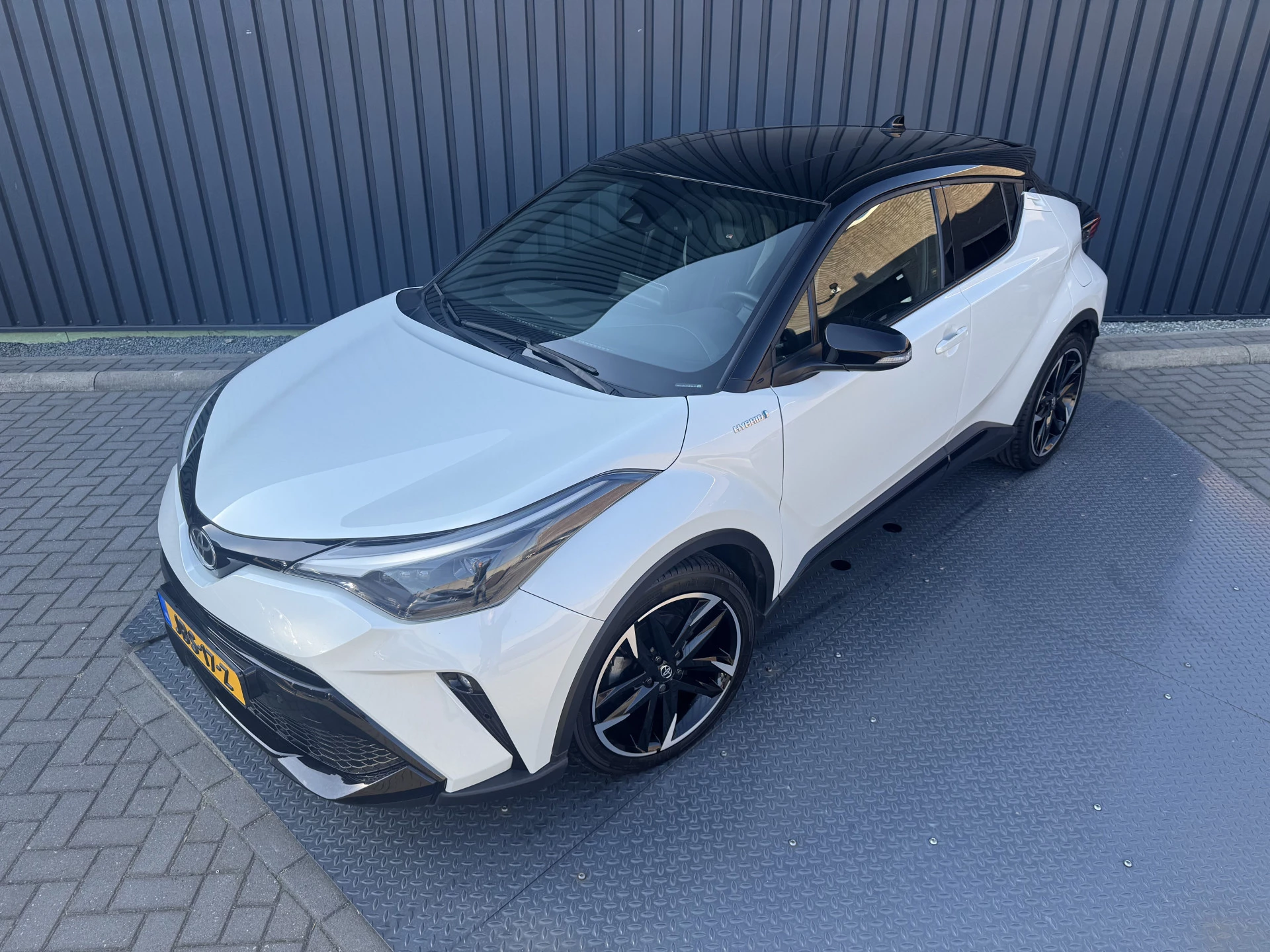 Hoofdafbeelding Toyota C-HR