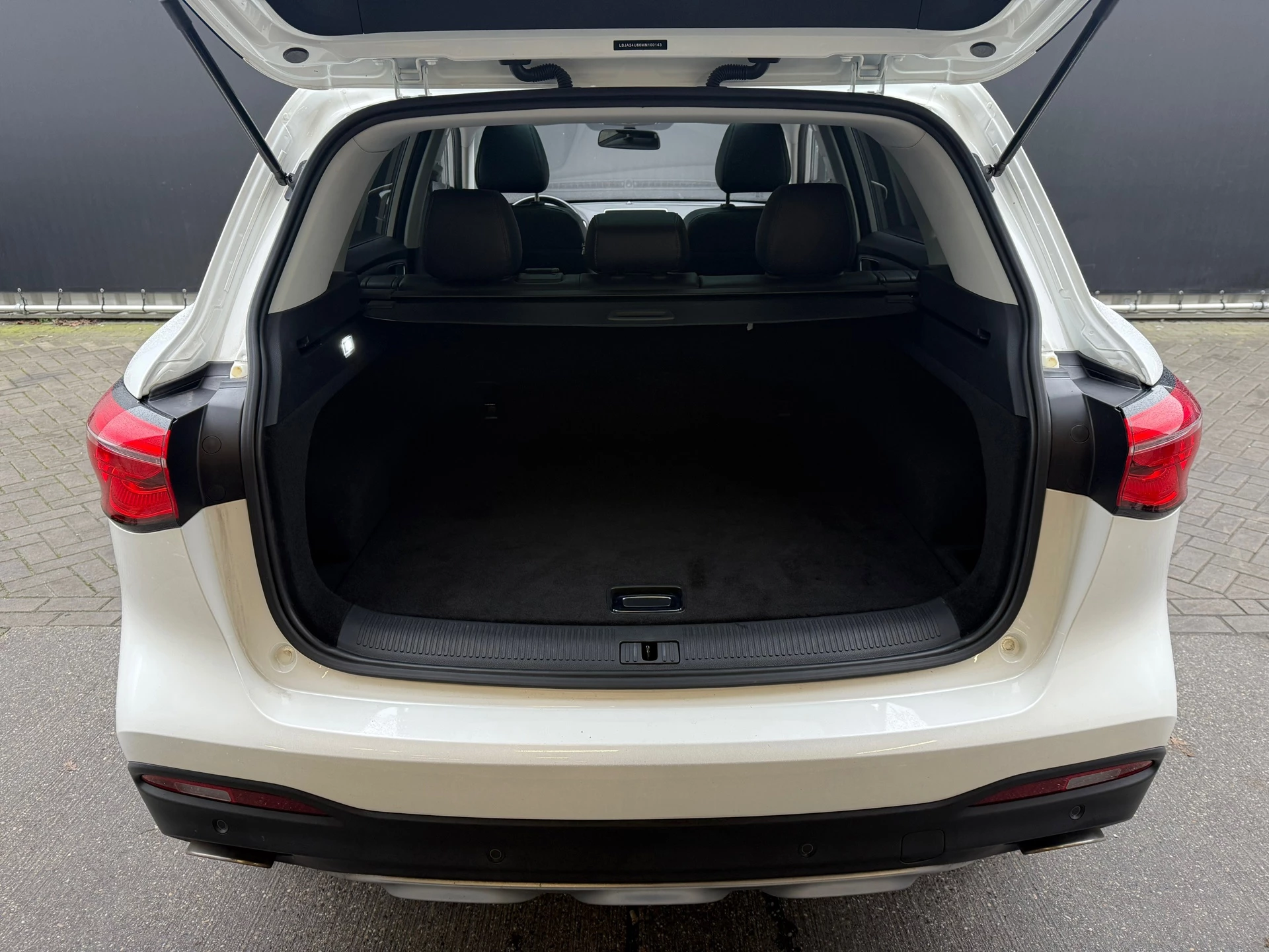 Hoofdafbeelding MG HS