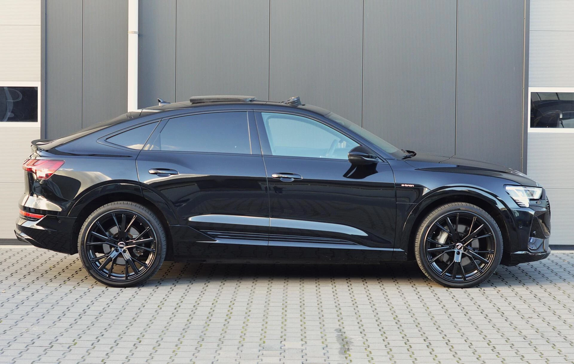 Hoofdafbeelding Audi e-tron