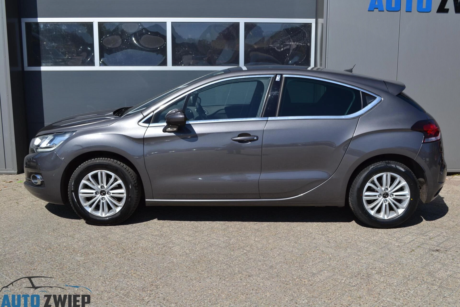 Hoofdafbeelding DS DS 4