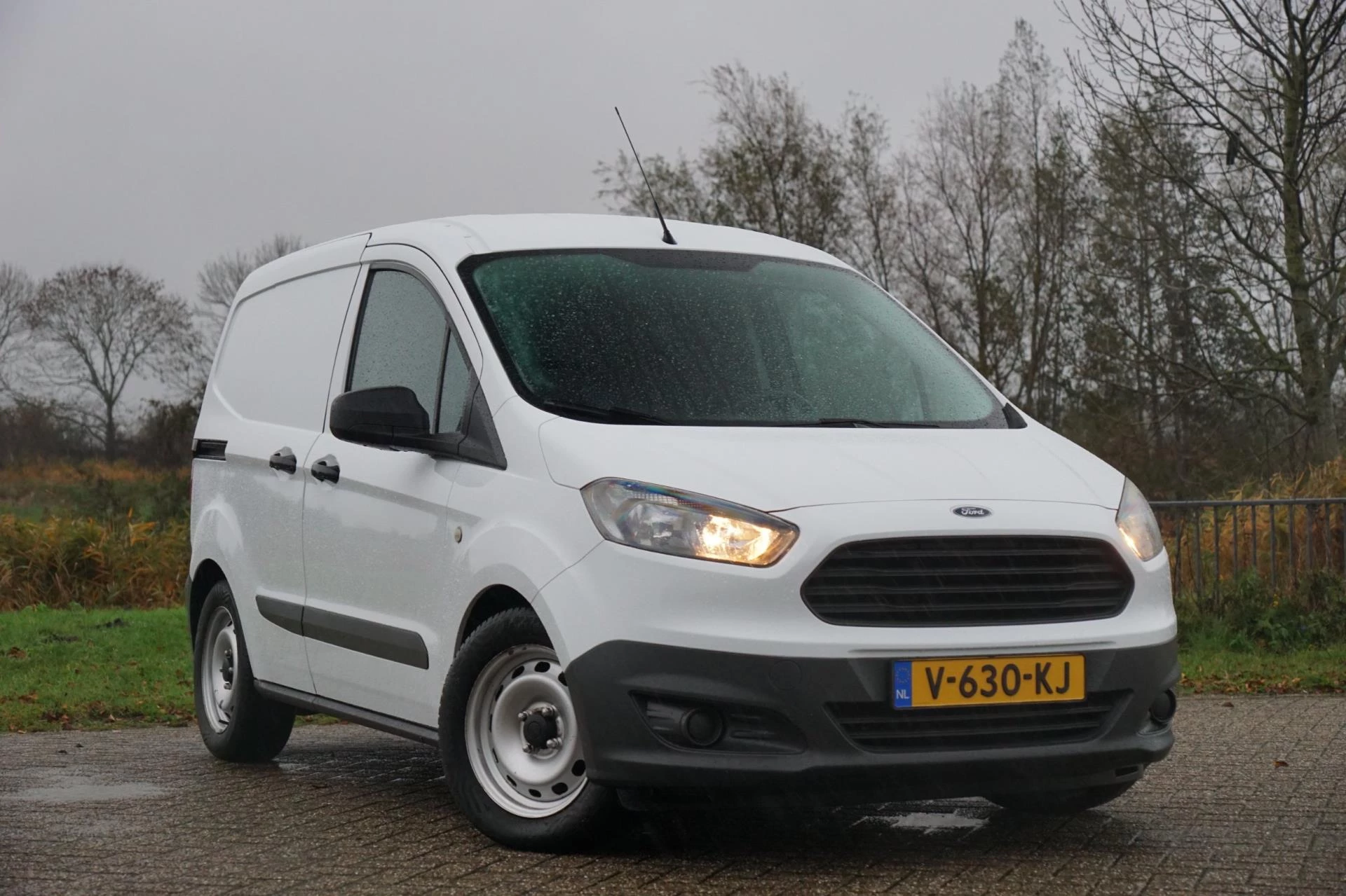 Hoofdafbeelding Ford Transit Courier