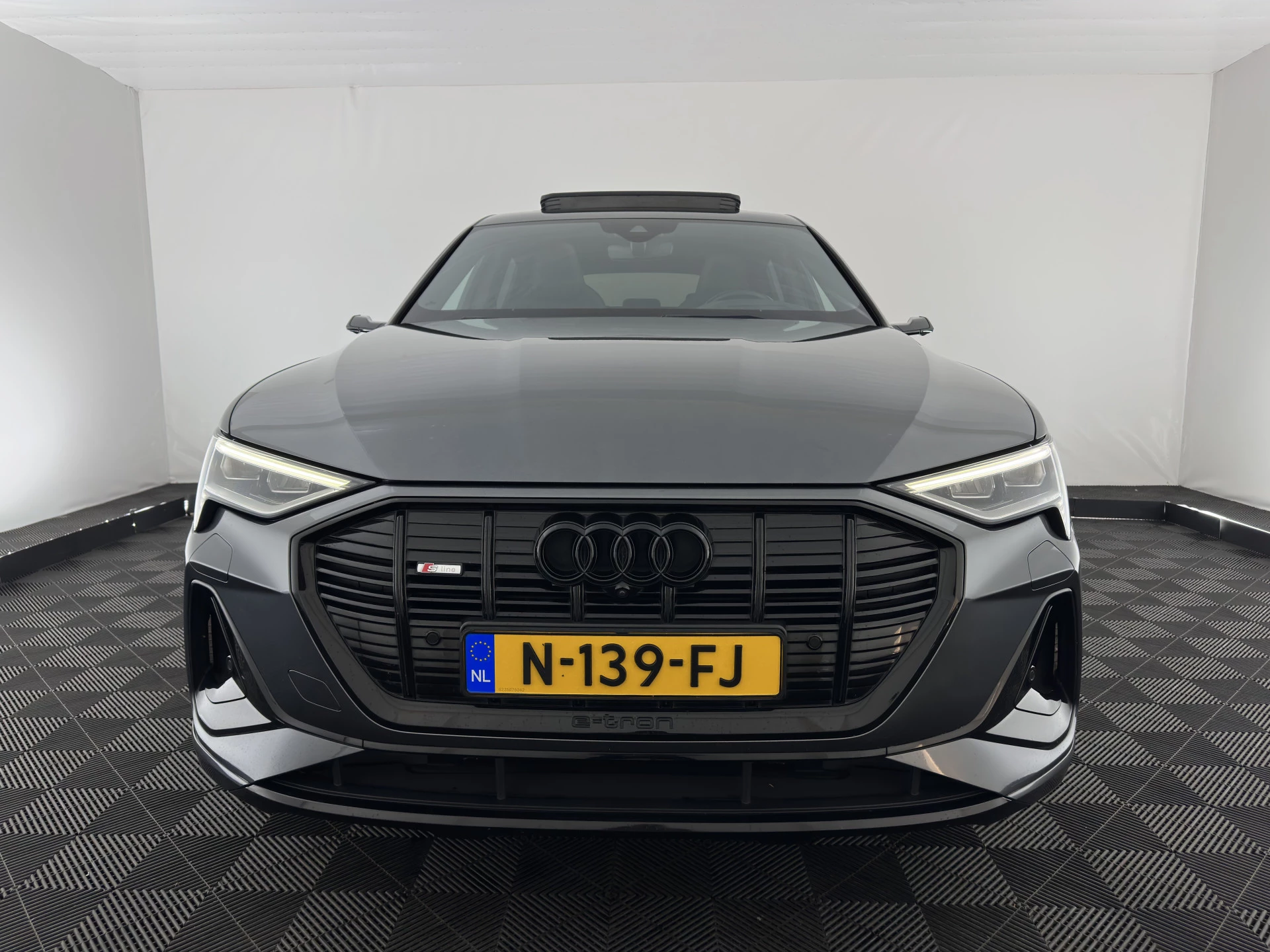 Hoofdafbeelding Audi e-tron