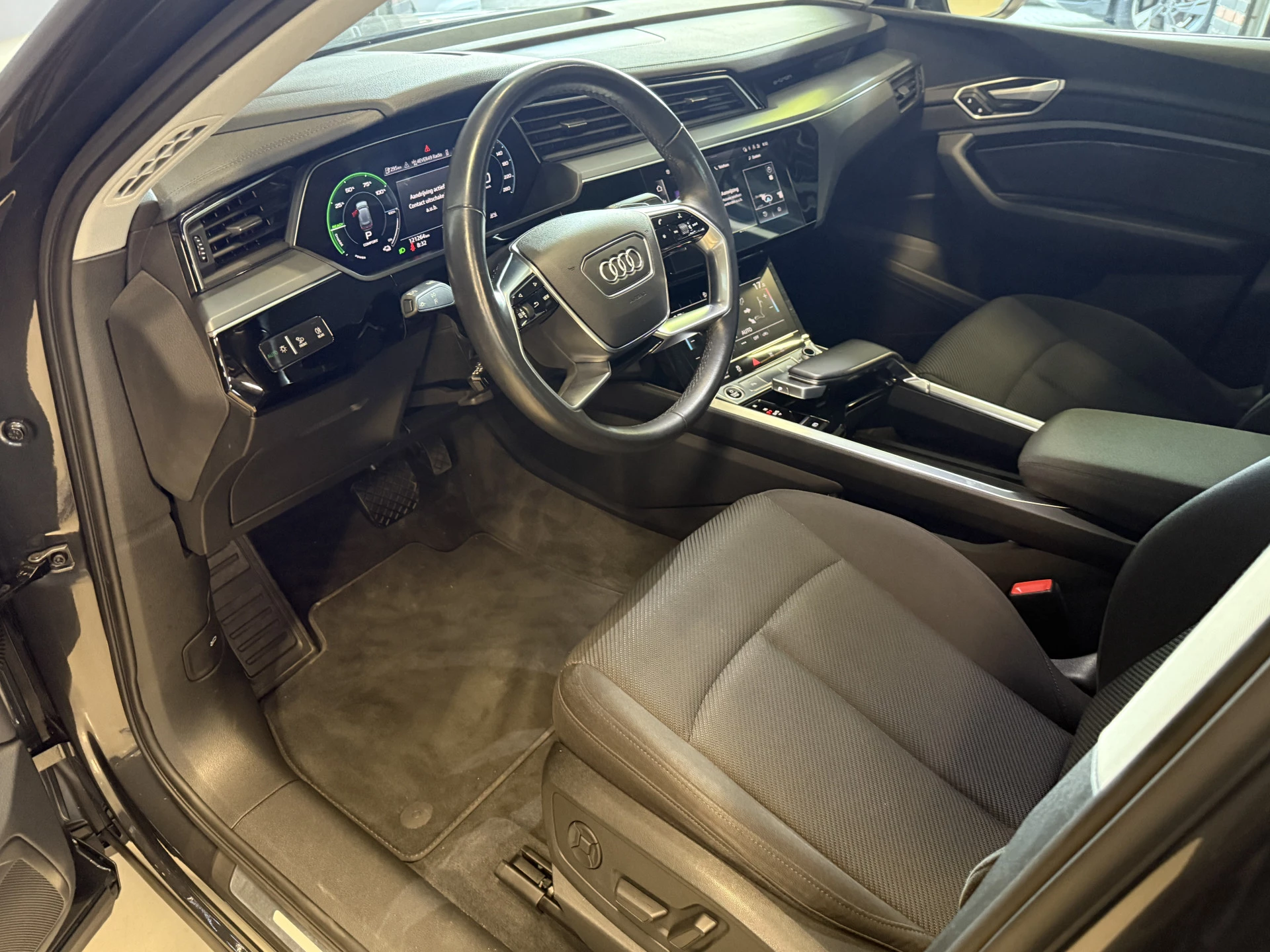 Hoofdafbeelding Audi e-tron