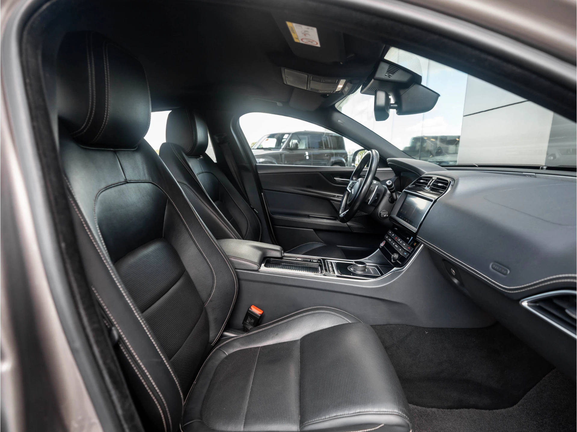 Hoofdafbeelding Jaguar XE
