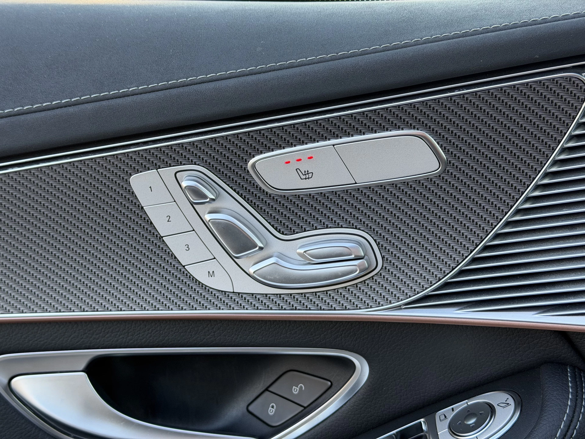 Hoofdafbeelding Mercedes-Benz EQC