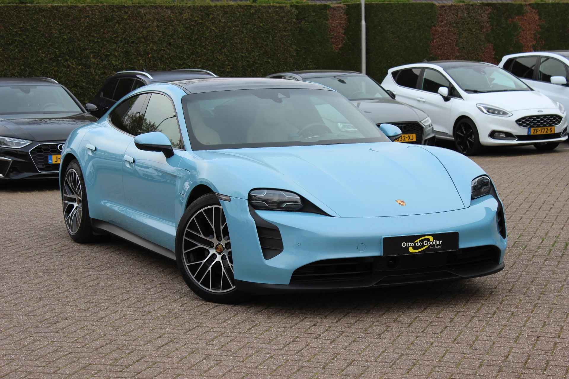 Hoofdafbeelding Porsche Taycan