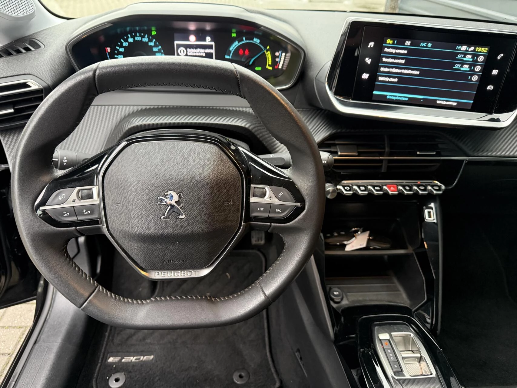 Hoofdafbeelding Peugeot e-208