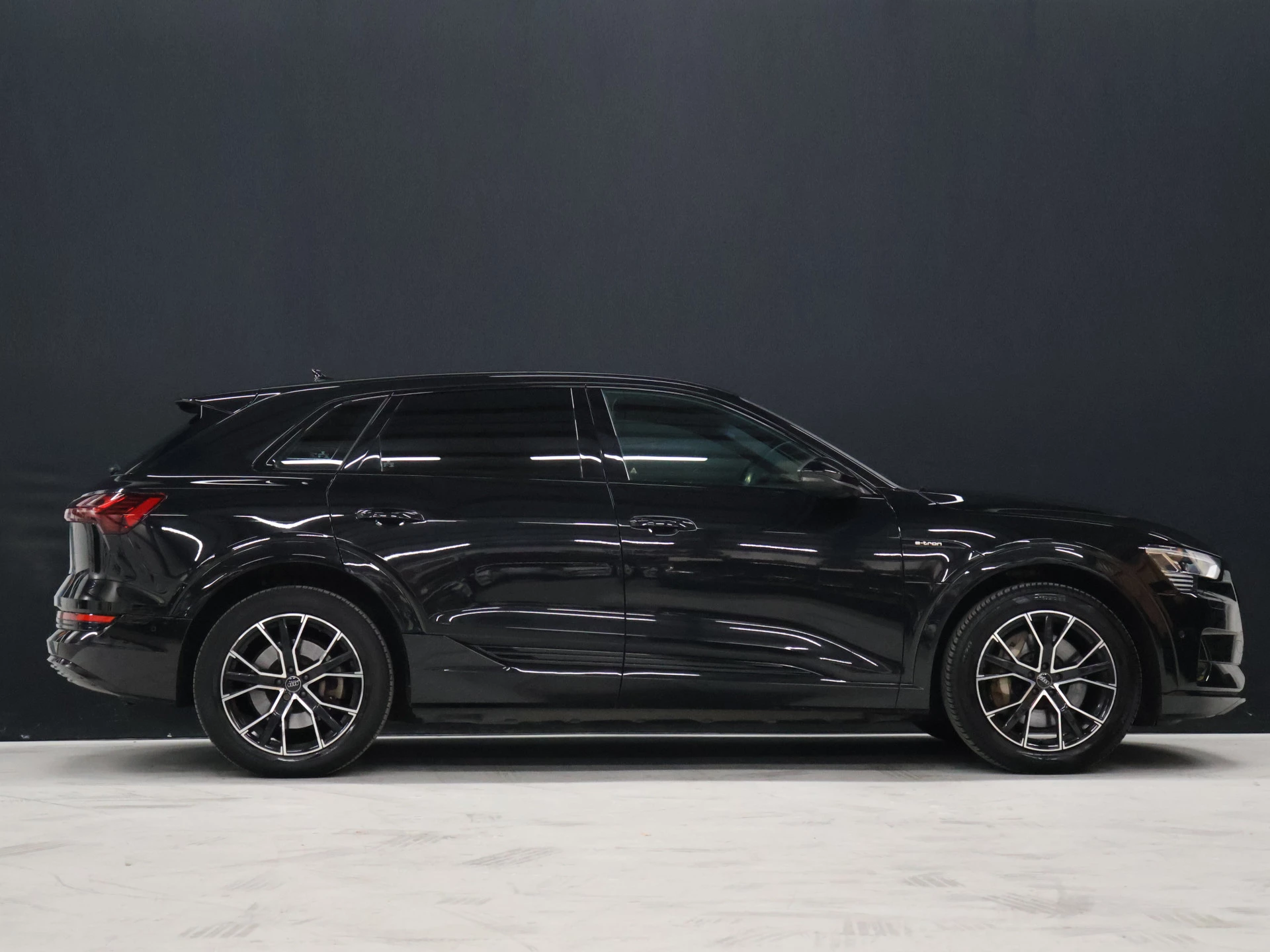 Hoofdafbeelding Audi e-tron
