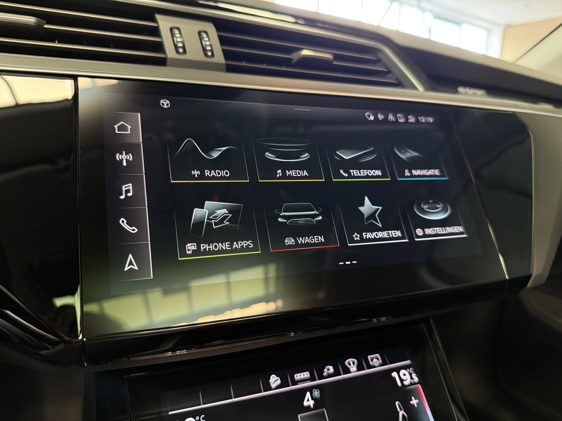 Hoofdafbeelding Audi e-tron