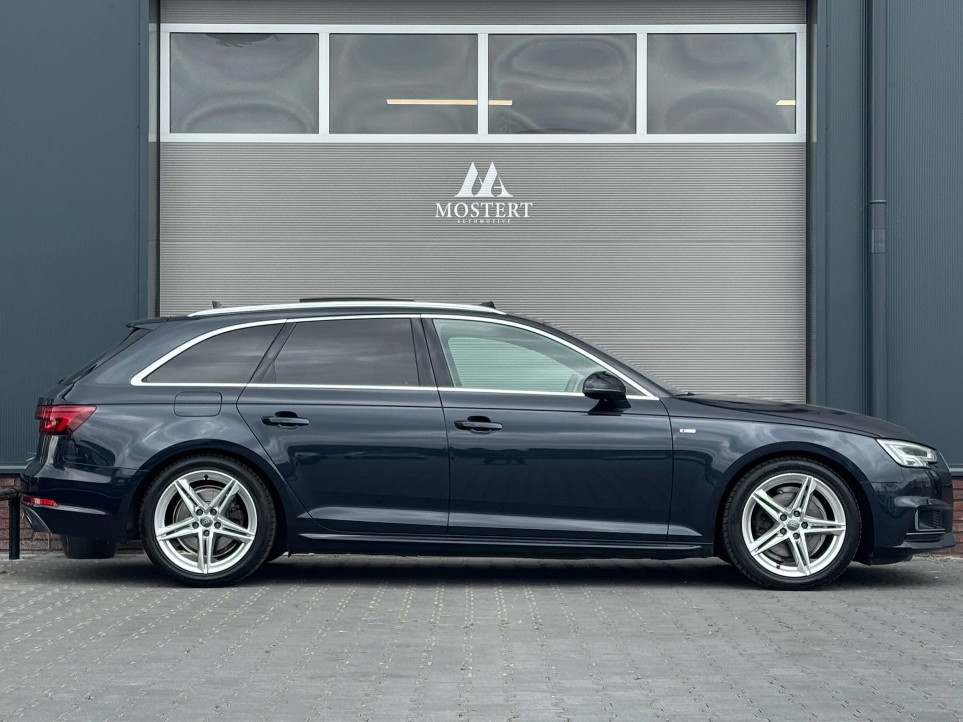 Hoofdafbeelding Audi A4