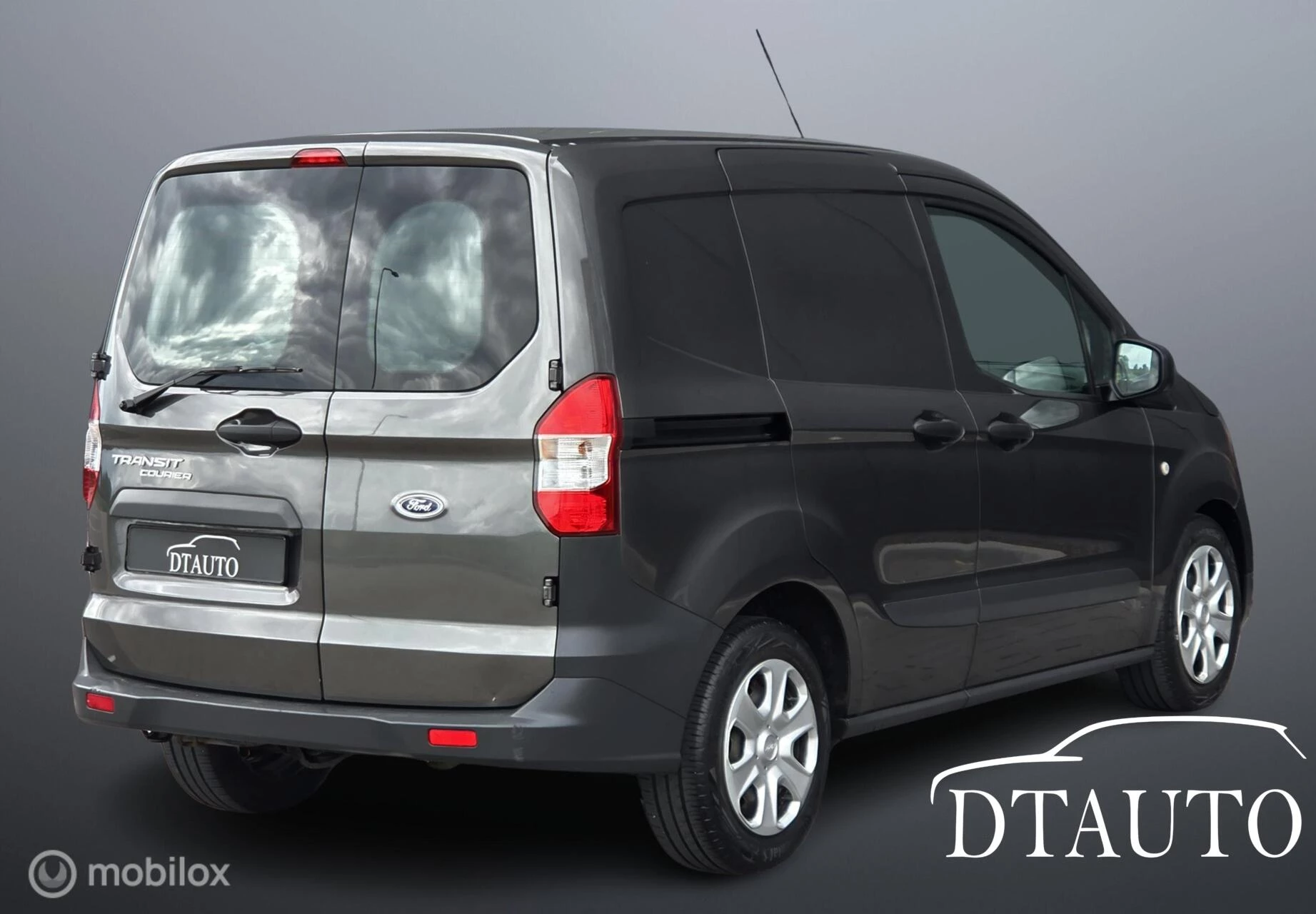 Hoofdafbeelding Ford Transit Courier
