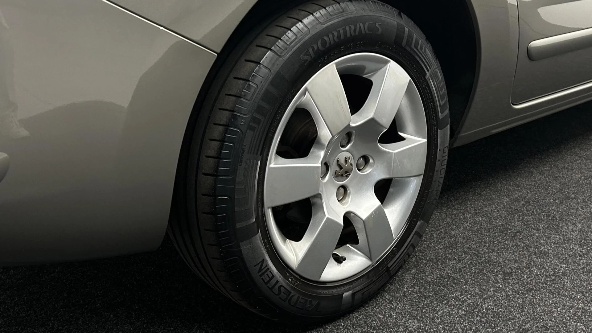 Hoofdafbeelding Peugeot 5008