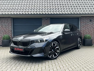 BMW 5 Serie 520I TOURING HIGH EXE M SPORT PANO BOWERS EN WILKINS ICONIC HUD NIEUWSTAAT